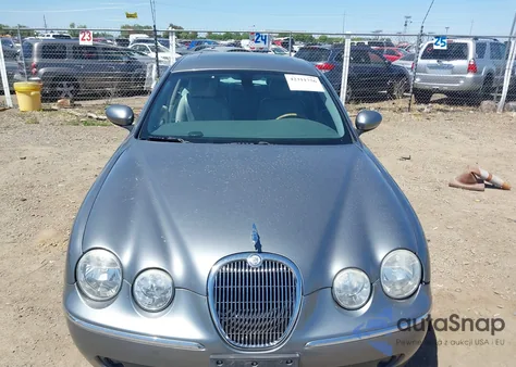 2005 Jaguar S-Type 4.2L V8 из США, поврежденный, VIN SAJWA01U55HN15837